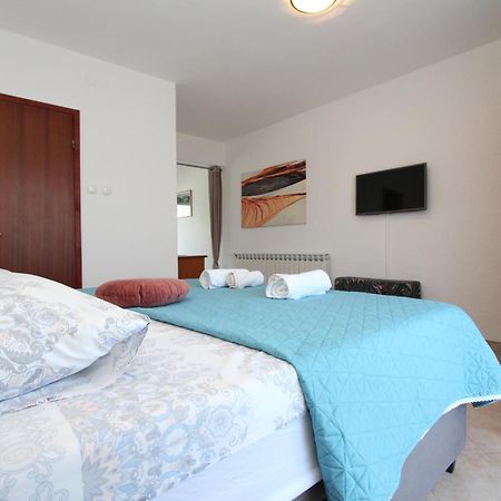 Apartments And Room Silvana Ровинь Экстерьер фото