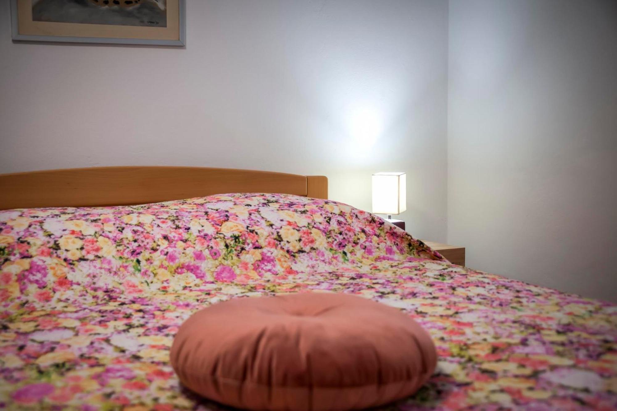 Apartments And Room Silvana Ровинь Экстерьер фото